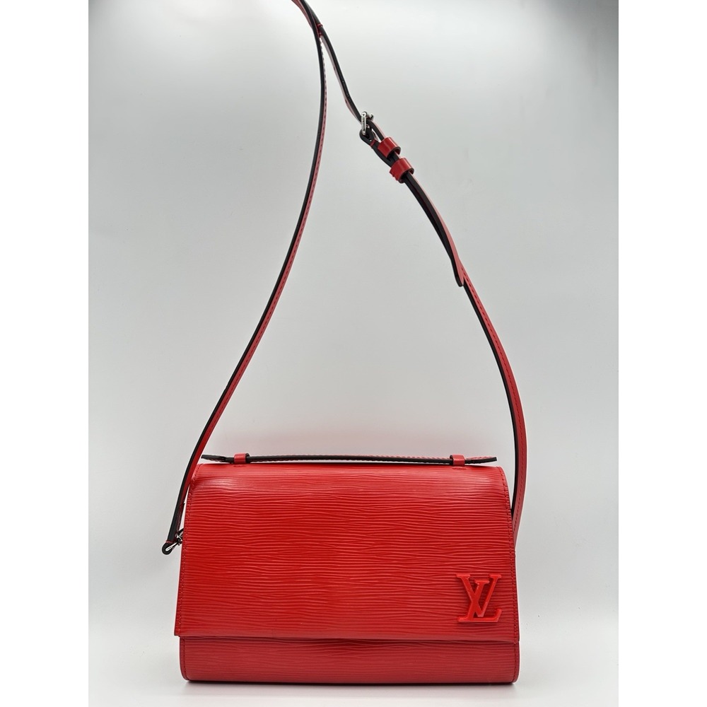 Louis Vuitton Cluny Red Epi Leather Shoulder Bag Silver Hardware Vintage